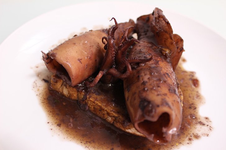 Stewed Squid with Red Wine Sauce Stewed Squid with Red Wine Sauce