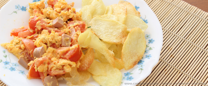 Scrambled Eggs with Sausage and Tomato